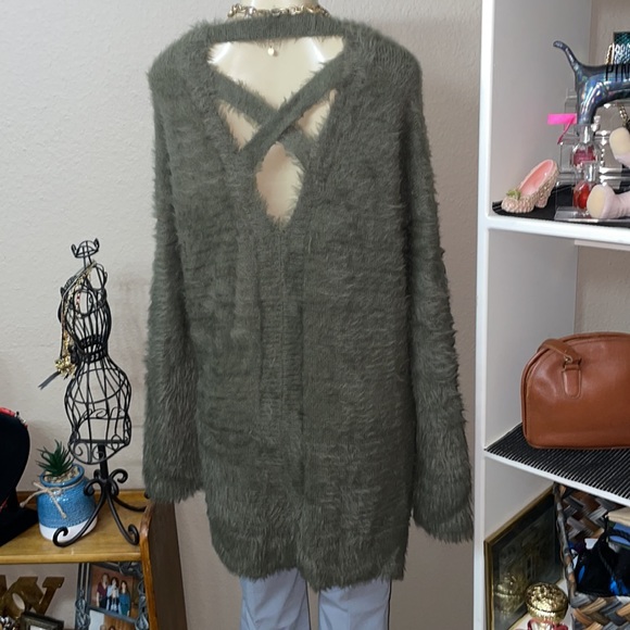 💚Ruby Moon soft green L/XL Oversized sweater - Picture 5 of 7